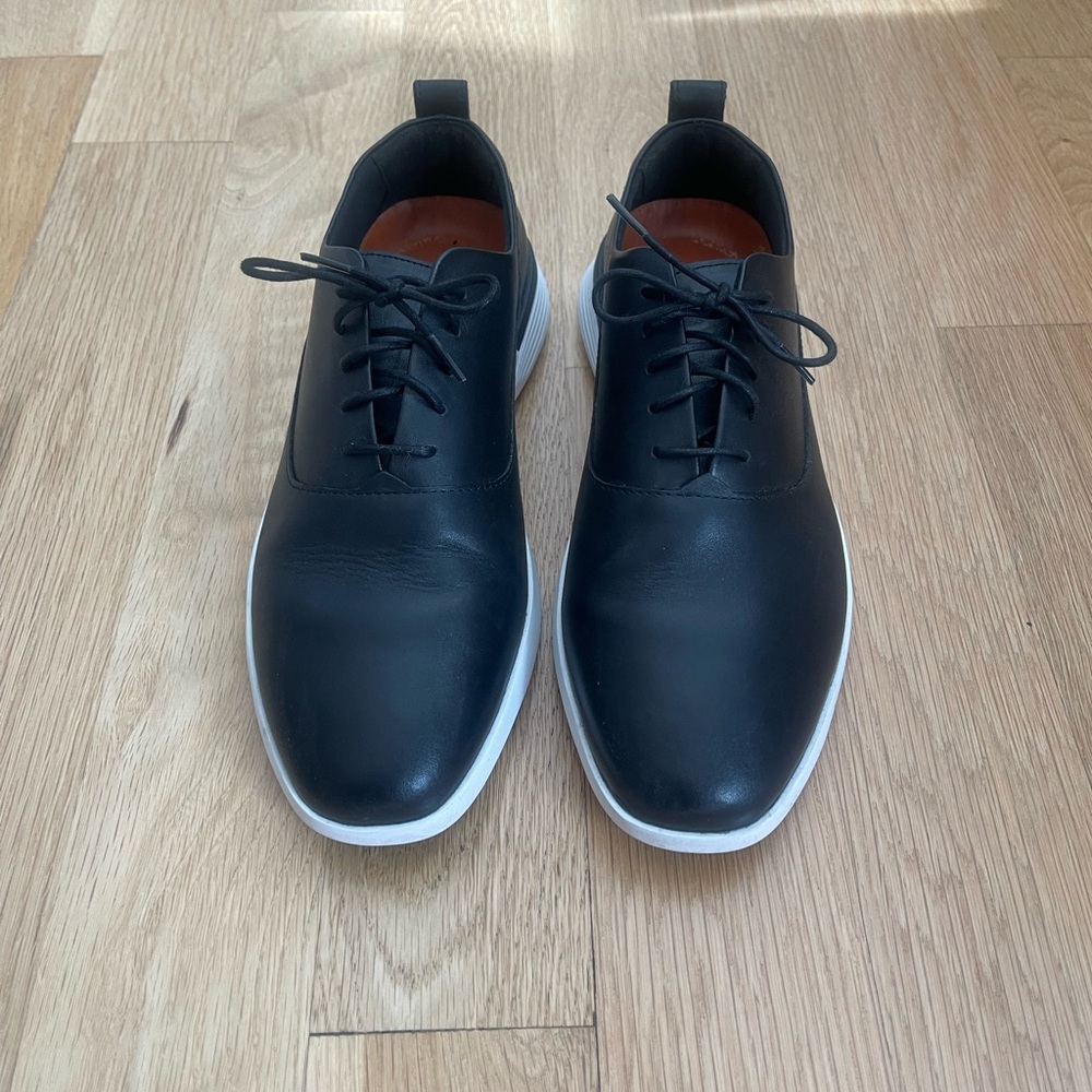Wolf & Shepherd “Crossover Longwing” Dress Sneaker